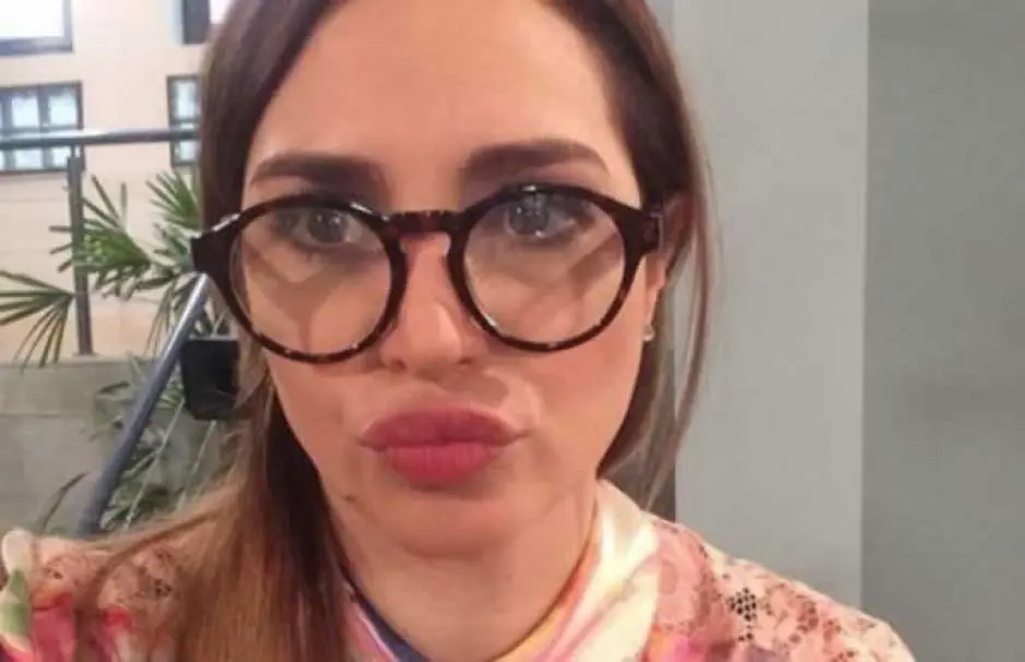 Belén Francese muestra tanga y bromea: "me gusta este rodete