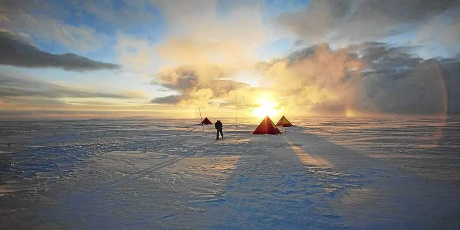 Científicos chilenos viajan al corazón de la Antártica