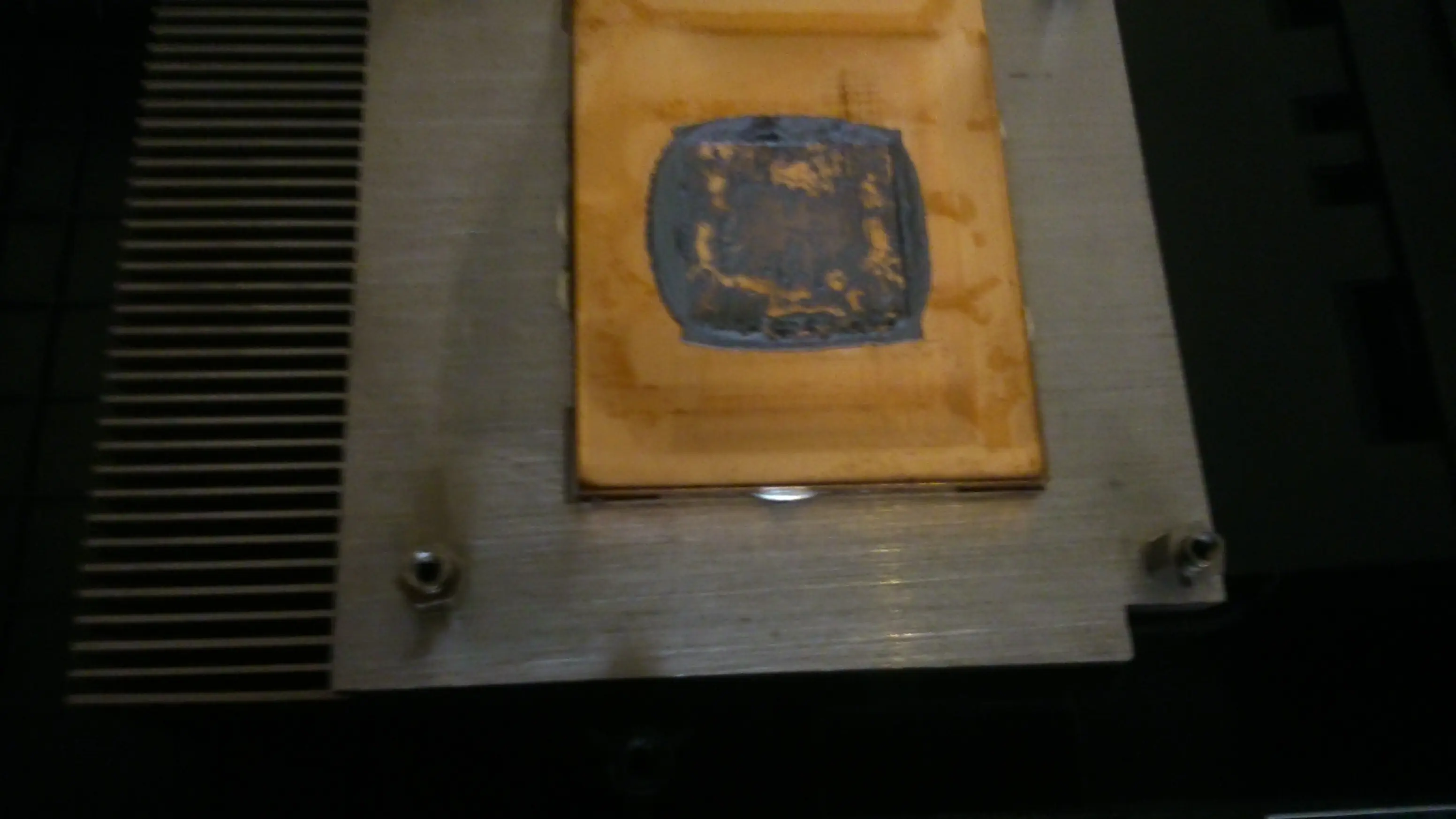 Te enseño a cambiar la pasta térmica del CPU y la GPU!