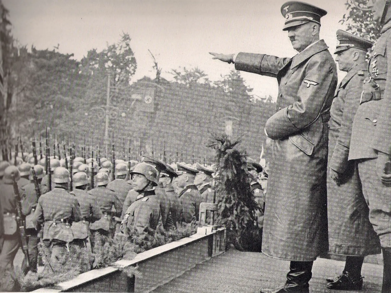 porque ensalzan a hitler