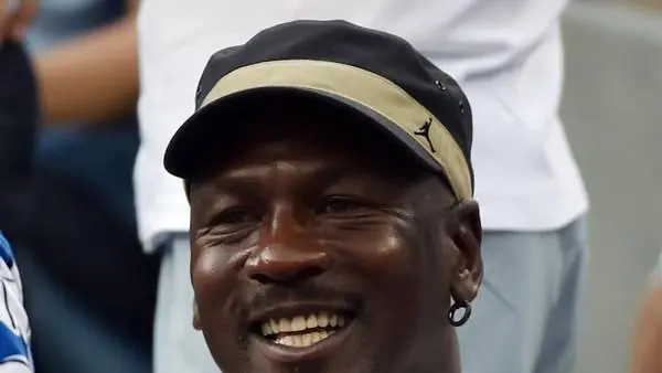 Michael Jordan gana dinero como si siguiera jugando