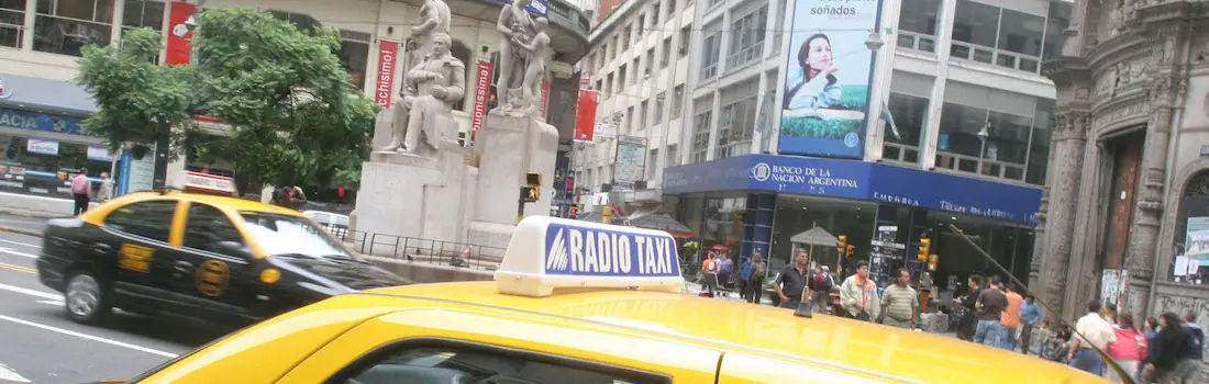 Argentina: Montan una flota de radiotaxis para usar una app