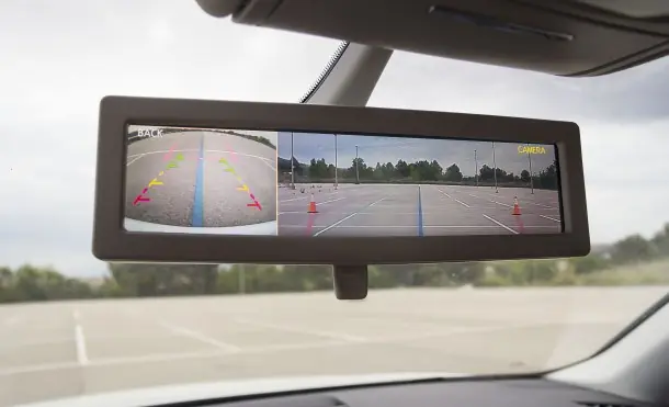 Así es el retrovisor inteligente que veremos en 2018