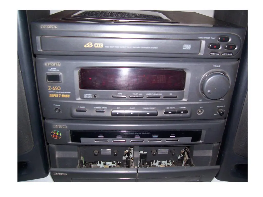 Encontre un enorme Centromusical AIWA y lo tunie