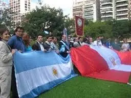 como Peru nos ayudo en la guerra de malvinas