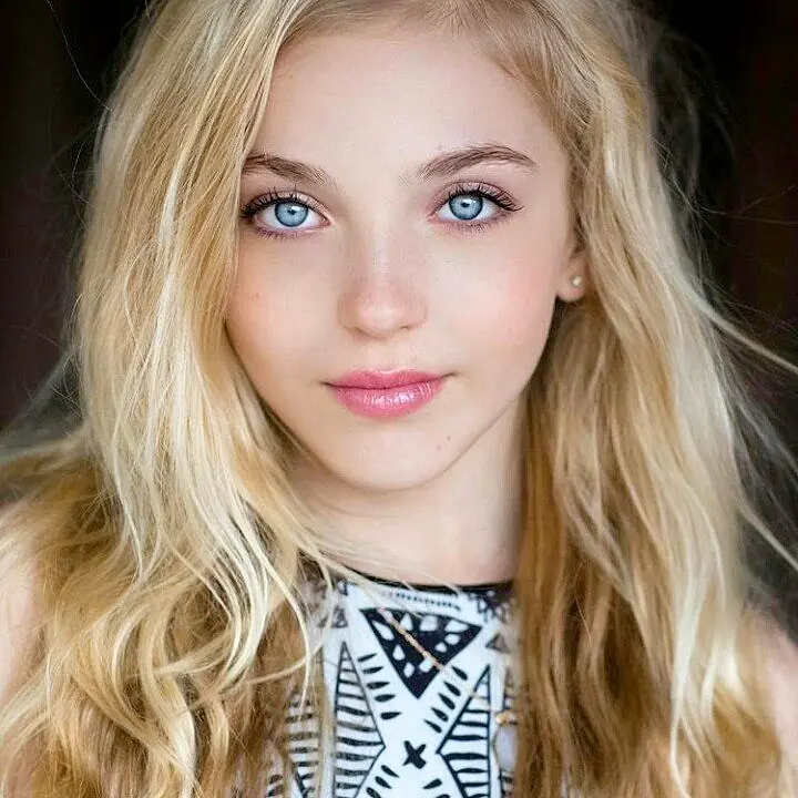 Brynn Rumfallo, bailarina y modelo de 12 años