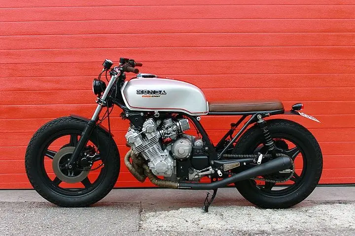 Street Tracker - Brat Style