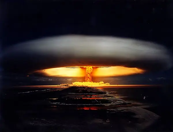 Todas las explosiones nucleares del mundo en un video