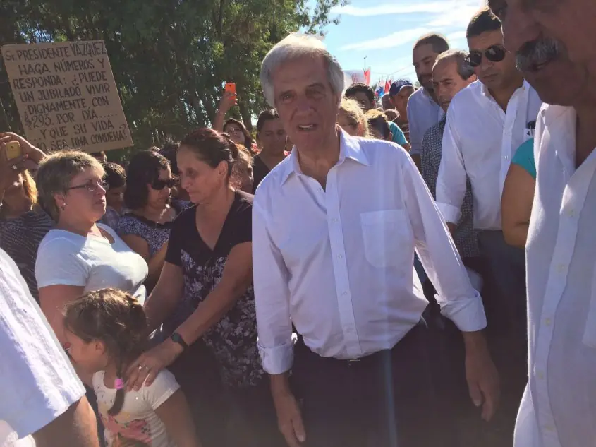 Analistas hicieron balance negativo de gestión de Vázquez