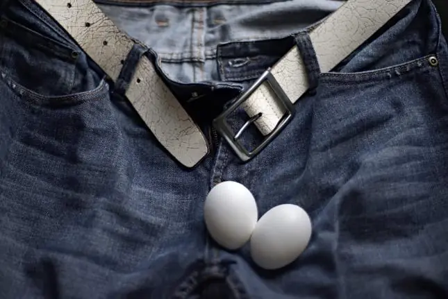 testiculos caidos