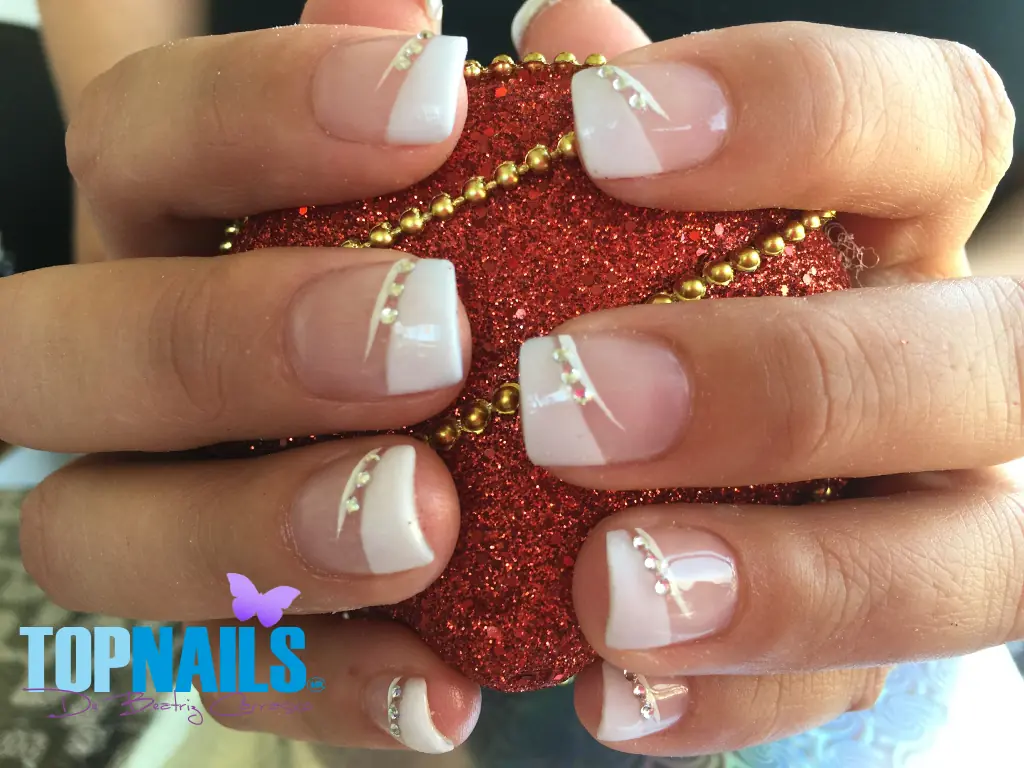 nails