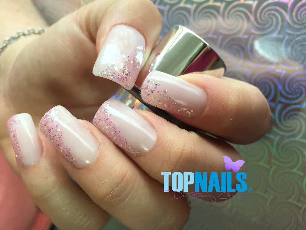 nails