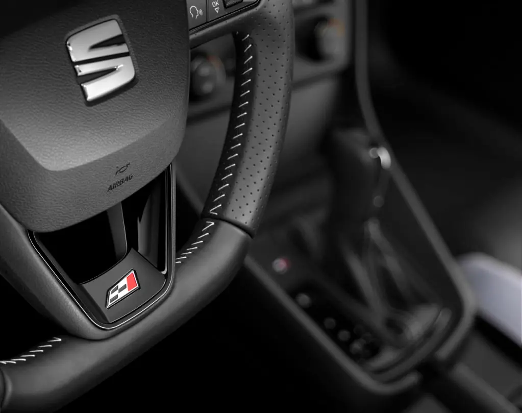 SEAT Leon Cupra SEAT Leon Cupra
