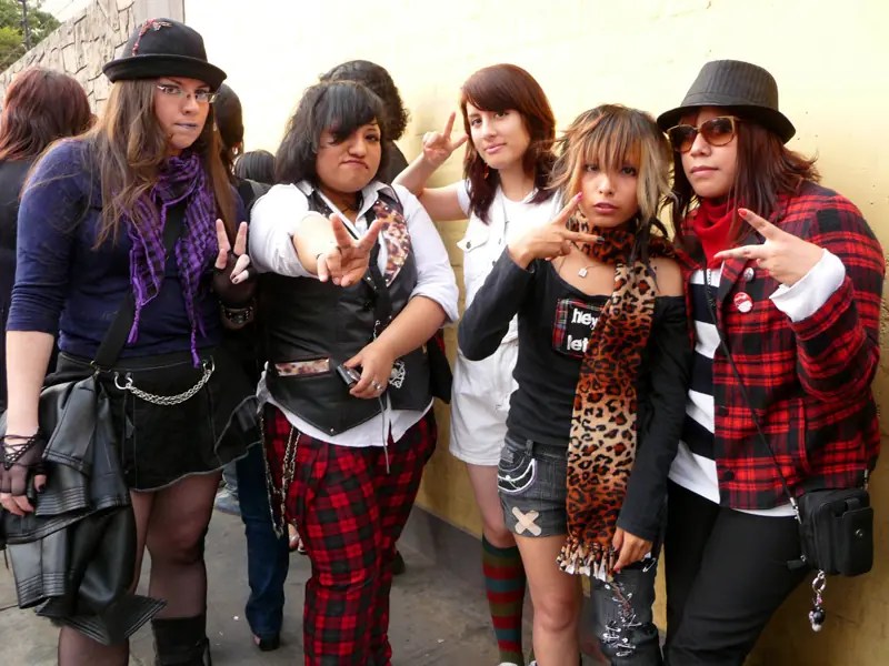Que es peor ¿Ser brony o otaku? Que es peor ¿Ser brony o otaku?