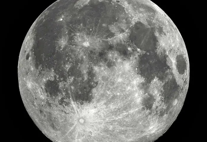 La Luna inventada.
