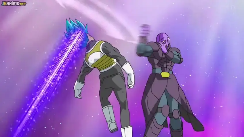 Hit golea a un irreconocible vegeta y Goku pide el cambio Hit golea a un irreconocible vegeta y Goku pide el cambio