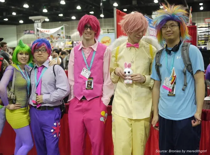 Que es peor ¿Ser brony o otaku?