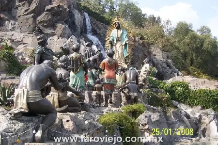 Mitos y Tradiciones (La Virgen de Guadalupe)