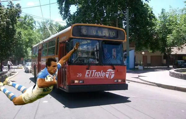 Los memes de Imhoff. De cabeza a semis.