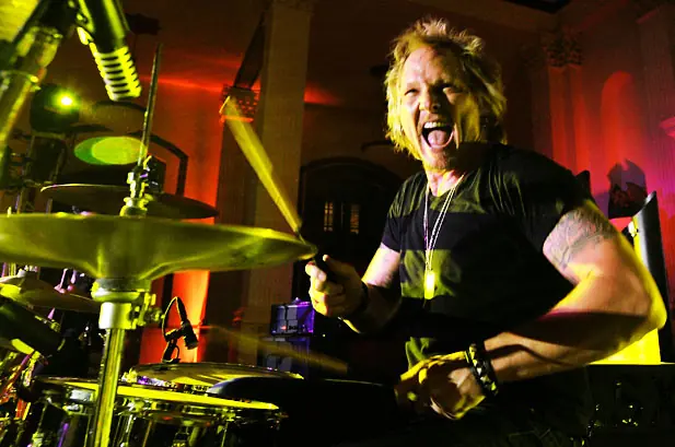 Guns N' Roses Quien es mejor batero? Sorum, Adler o Ferrer? Guns N' Roses Quien es mejor batero? Sorum, Adler o Ferrer?