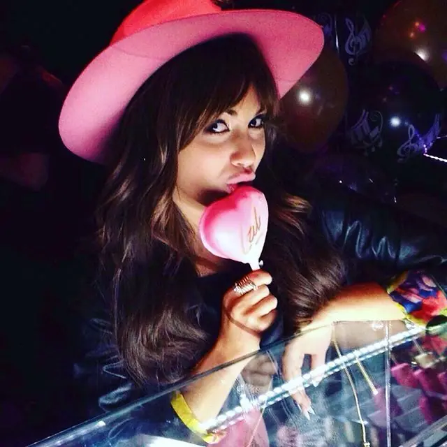 Es Lali Esposito una Vedette?