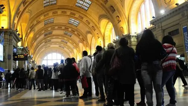 hubo tres horas de fila en la tarifa social del subte