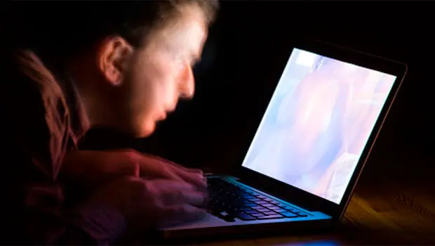 Ver demasiada pornografía reduce el cerebro de los hombres