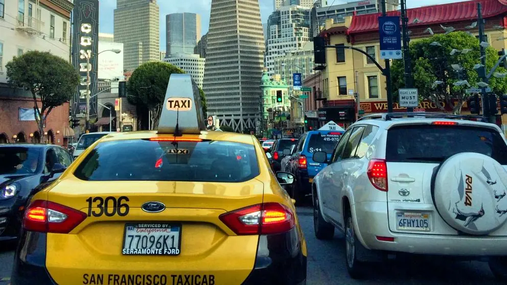 Uber lleva a la bancarrota a empresa de taxis