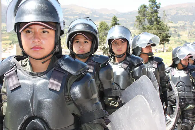 2/2 Entrevisté a un POLICÍA de Mtvdo y te muestro como fué
