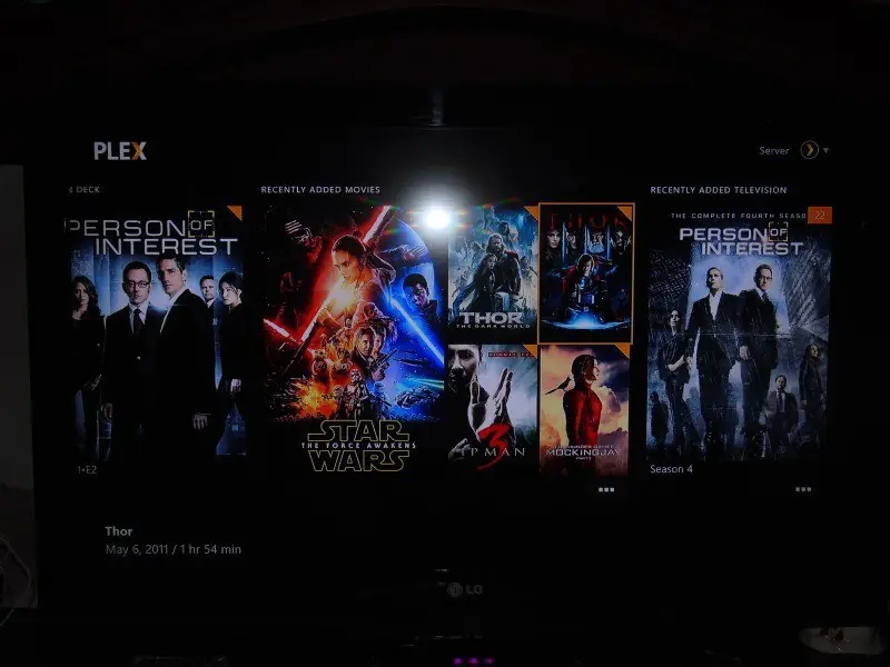 Instala un servidor de medios plex en casa.