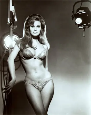 Historia de un traje de baño: bikini (muy interesante) Historia de un traje de baño: bikini (muy interesante)