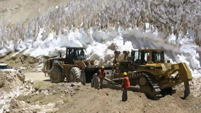 Barrick Gold``Veladero y Pascua Lama están sobre glaciares