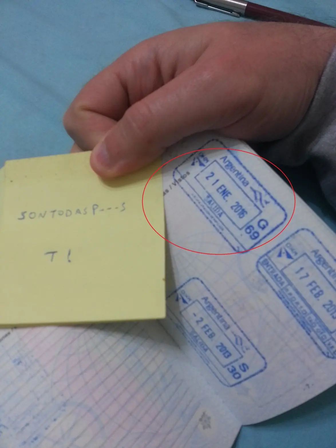 Encontré a Cara DePibe en el aeropuerto Encontré a Cara DePibe en el aeropuerto