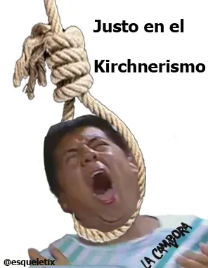 La llenaron de huevos y naranjazos a la procesada CFK