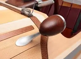 auto de madera