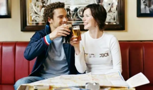 beneficios de tomar cerveza