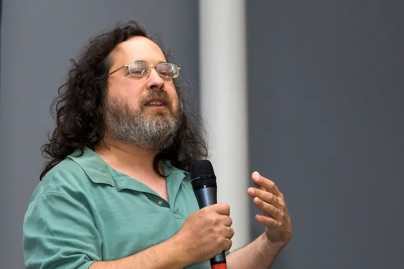 Stallman: “el terrorismo causa pocas muertes”