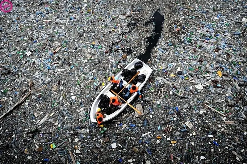 Isla gigantesca de basura del pacifico y basura espacial