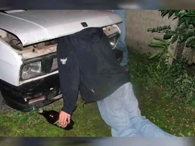 Borrachos que Perdieron la Dignidad por un Momento de PIacer Borrachos que Perdieron la Dignidad por un Momento de PIacer