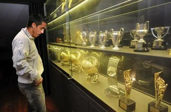 Funes Mori, si te cargan recordales...
