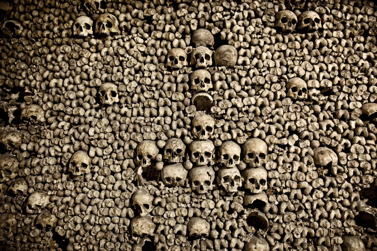 Catacumbas de París fotos no apto para claustrofóbicos