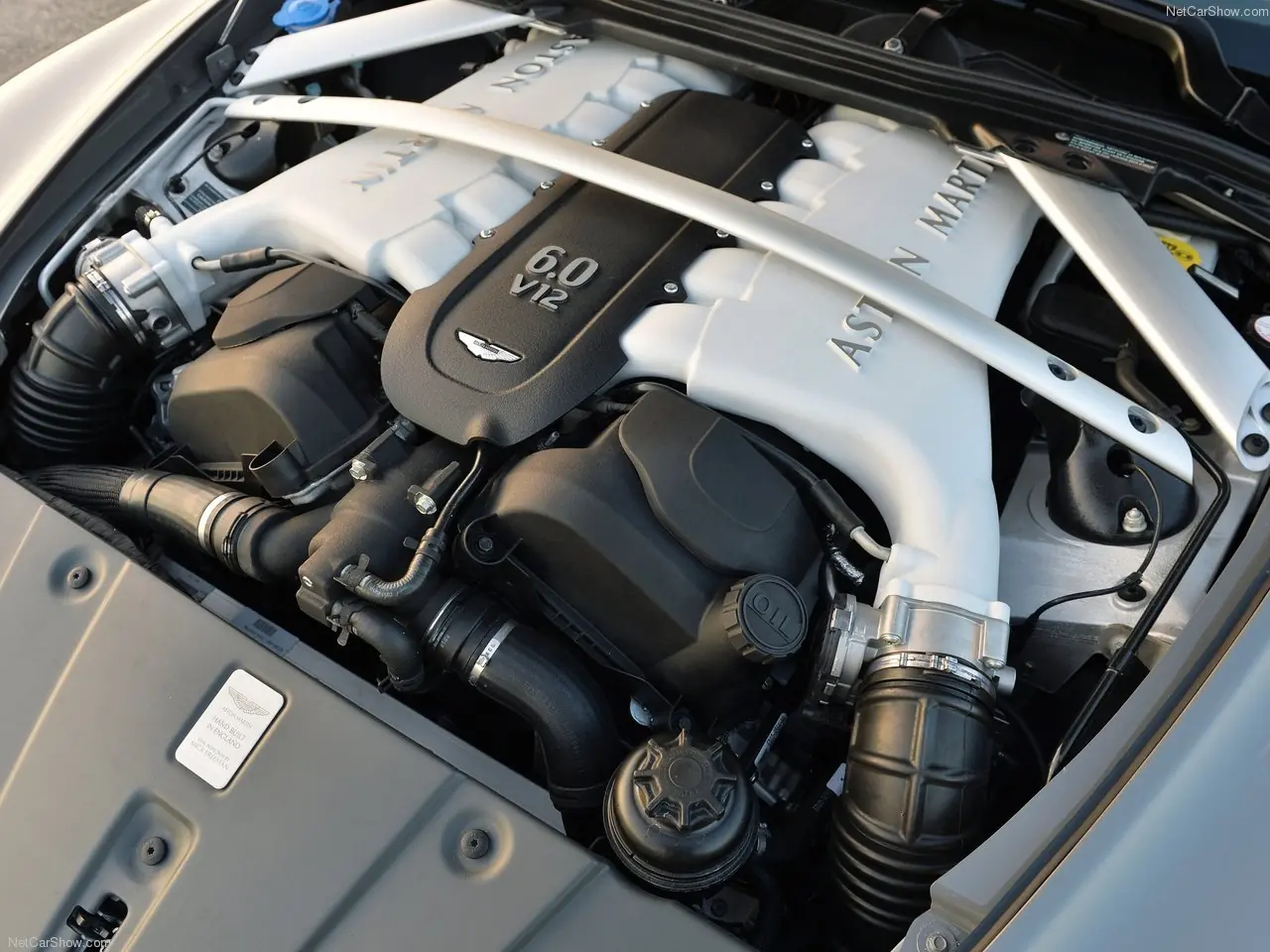 Aston Martin v12 vantage S Roadster: v12 de 565cv