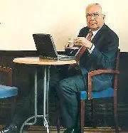 Mitt Romney aventaja a Barack Obama