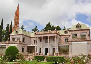 colonial