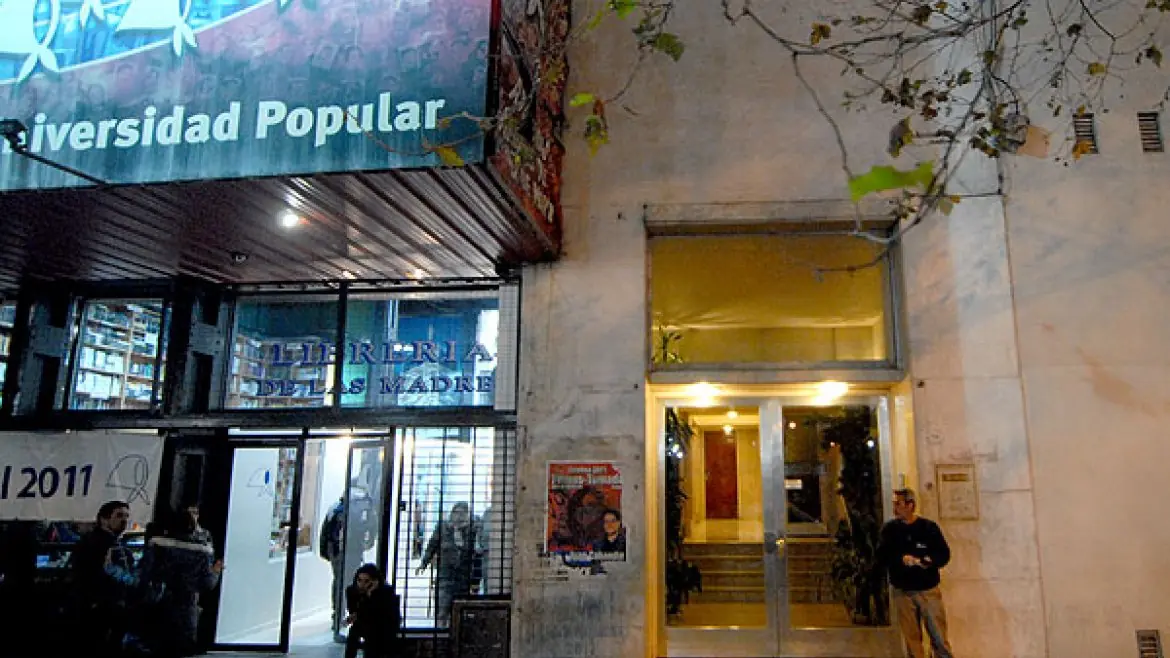 Hebe de Bonafini aún vive en un departamento de Sergio Scho