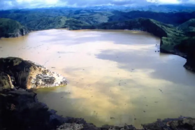 El lago que explotó y mató a 1800 personas