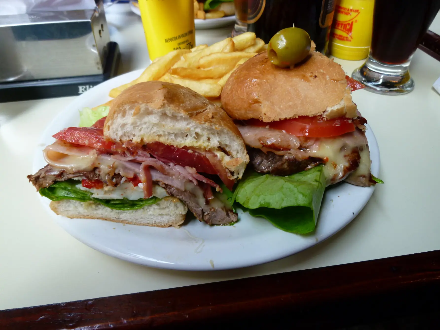 Recetas de chivito uruguayo (al pan y canadiense), pasate g Recetas de chivito uruguayo (al pan y canadiense), pasate g