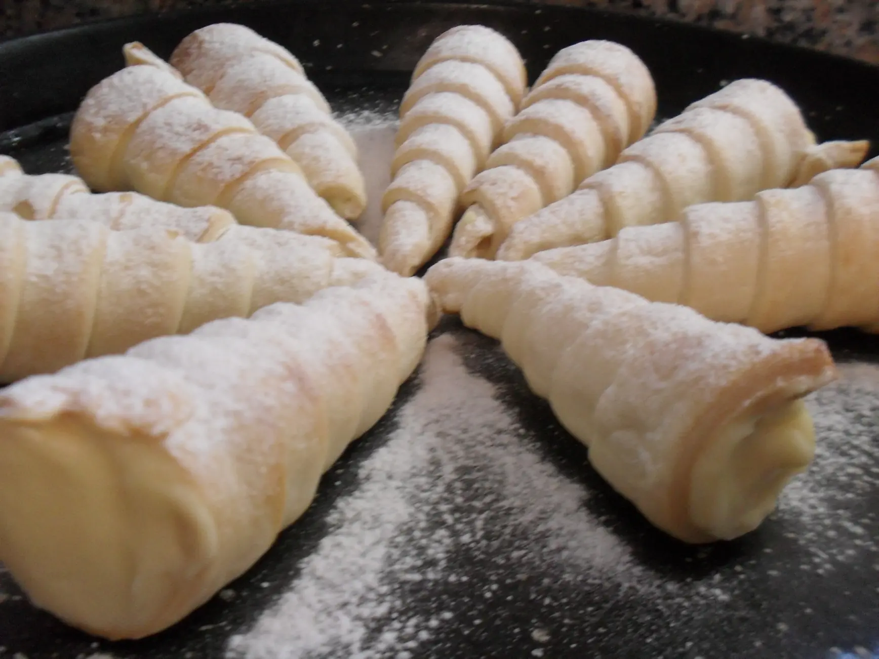 Crema Pastelera + Conitos de Hojaldre (Fotoreceta)