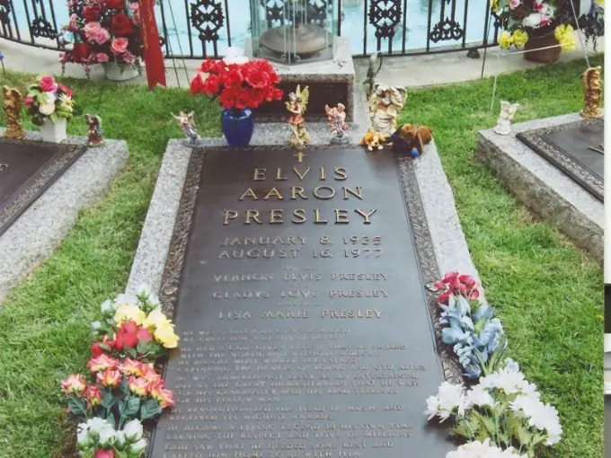 elvis...¿muerto de verdad?