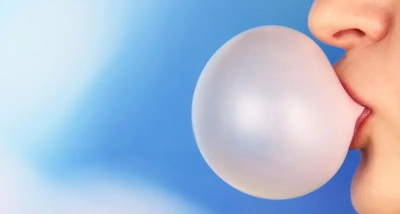 Te tragaste un chicle ¿7 años en el estómago?